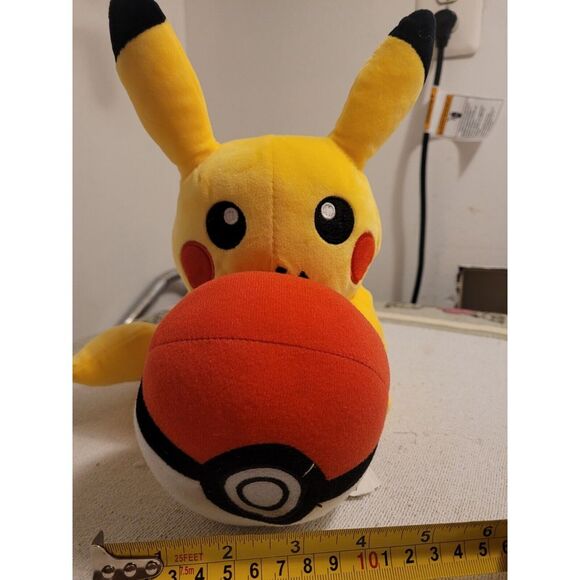 Pikachu & Poke Ball Plush Toy Pokemon - Picture 1 of 5